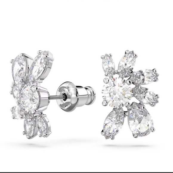 Swarovski Crystal Gema Flower Stud Earrings - Picture 3 of 5